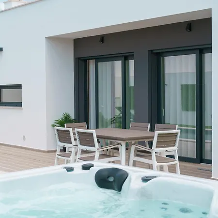 Venus With Jacuzzi And Private Pool Lourinhã